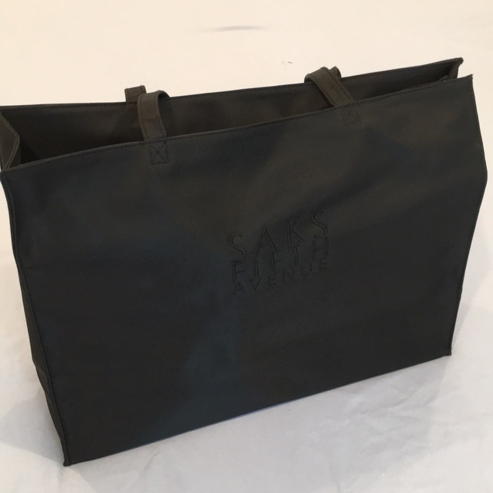 Saks Fifth Avenue Shoulder bag